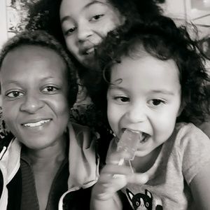 Meet your Posher, Titi